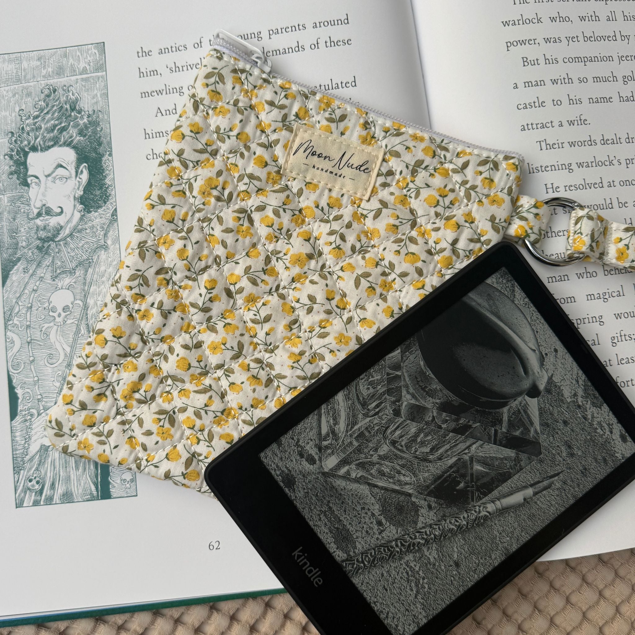 Buttercup eReader Pouch