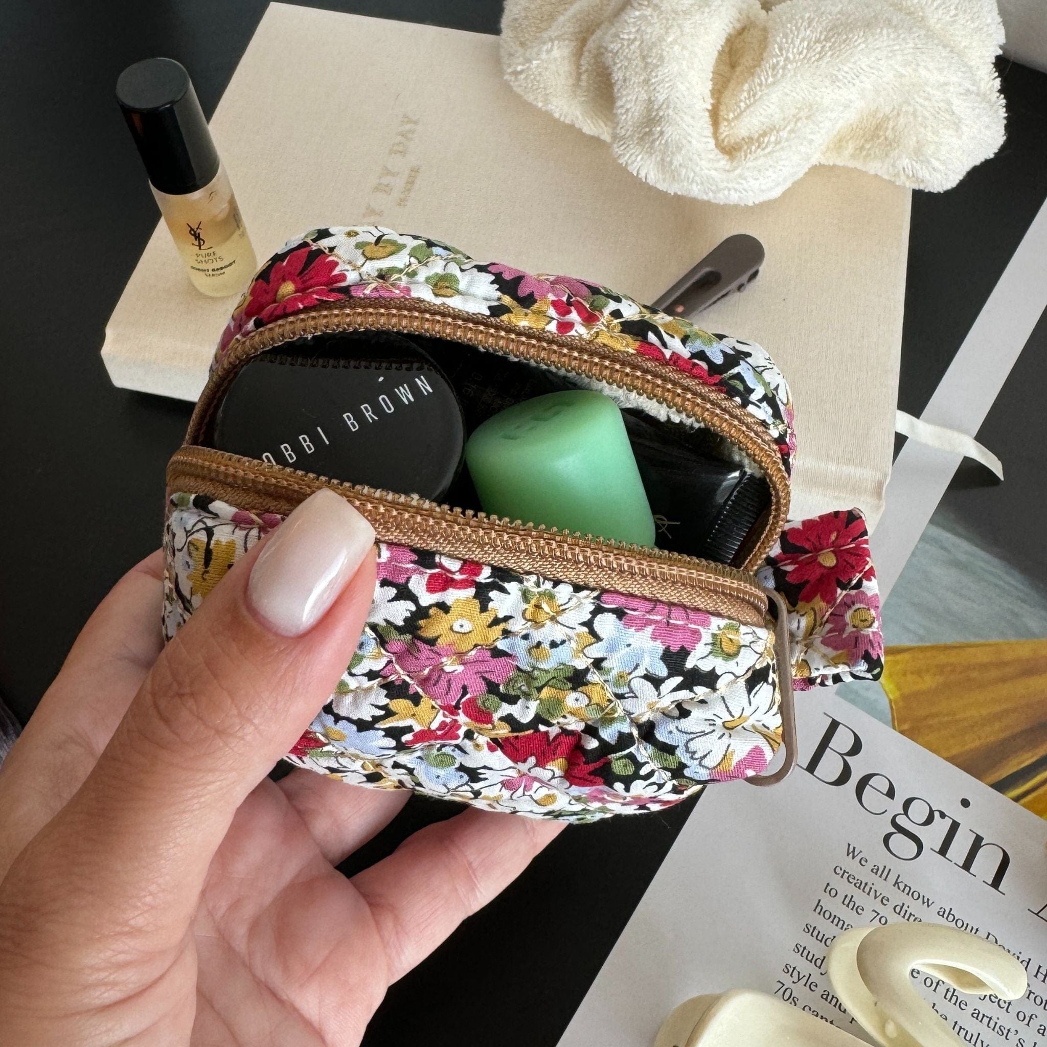 Moon Nude Autumn Keychain Bag